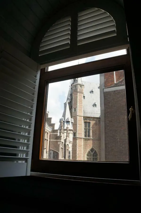 Charming Suites Jan Zonder Vrees Antwerp Bed & Breakfast
